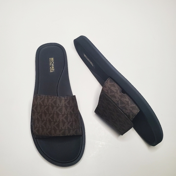 Michael Kors Women's Logo WADE Slides Flip… - Picture 2 of 9